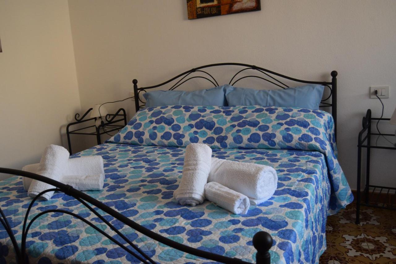 Bed and Breakfast Su Fassoi Cabras Exterior foto